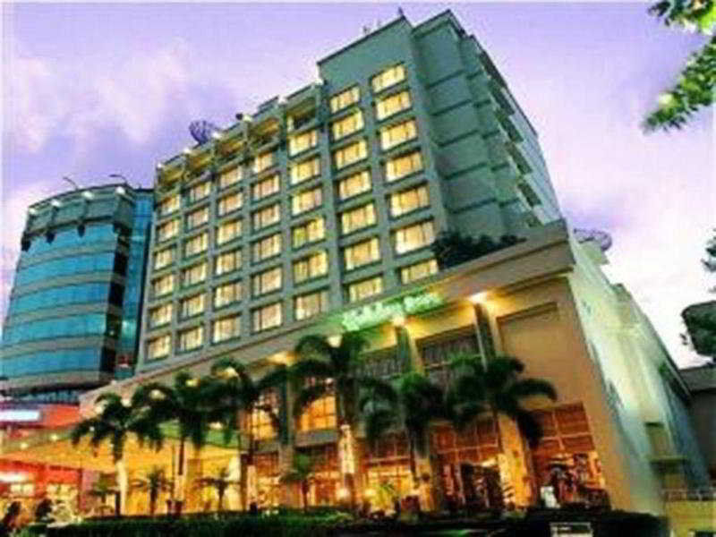 Trio Bandung Hotel Exterior foto